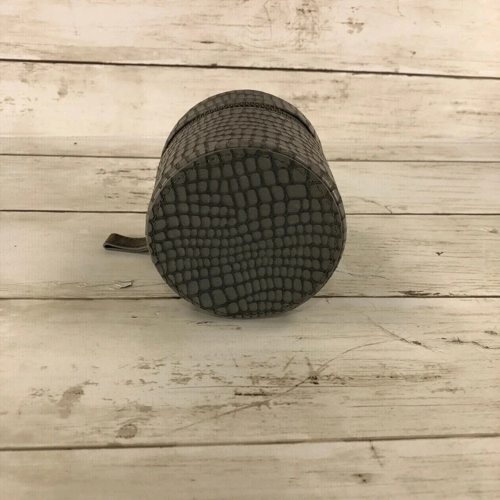 Fossil Grey Croc Embossed Leather Round Jewelry Travel Case Organizer Zip Box‎
